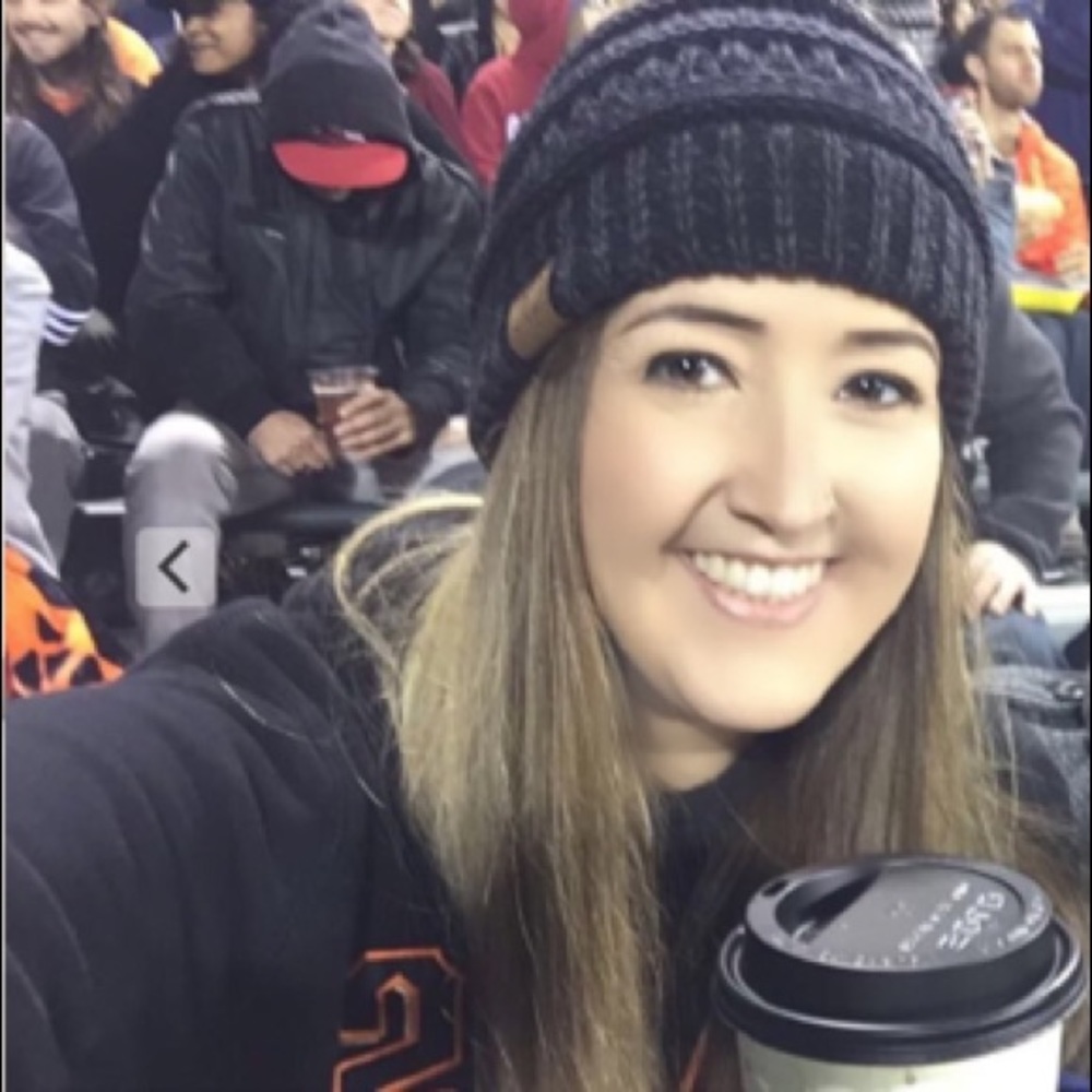 Meet your Posher, Courtney